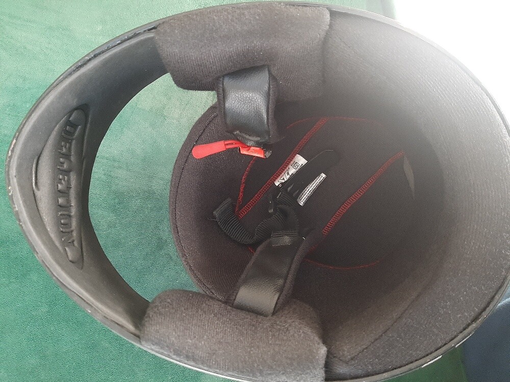 1 helmet 250 riyal 2 helmets 500 - 3