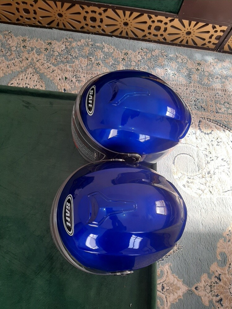 2 helmets New 300 - 4