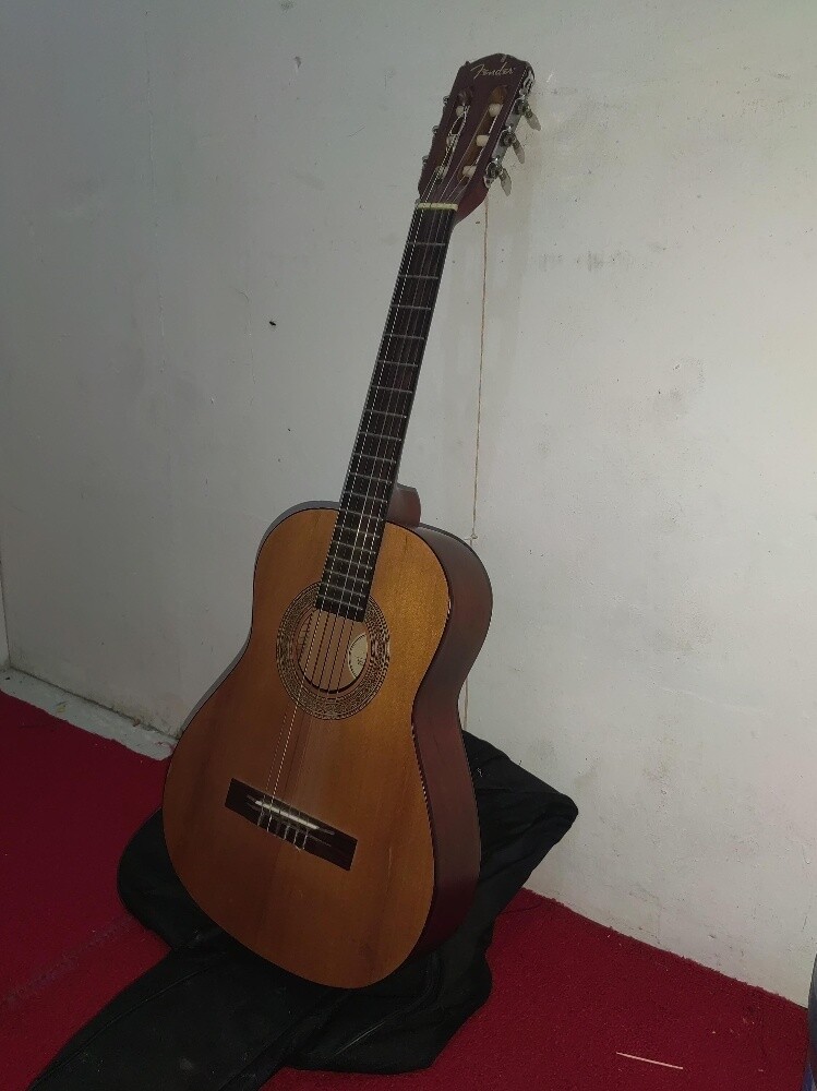 Fender classical Guitar - 3