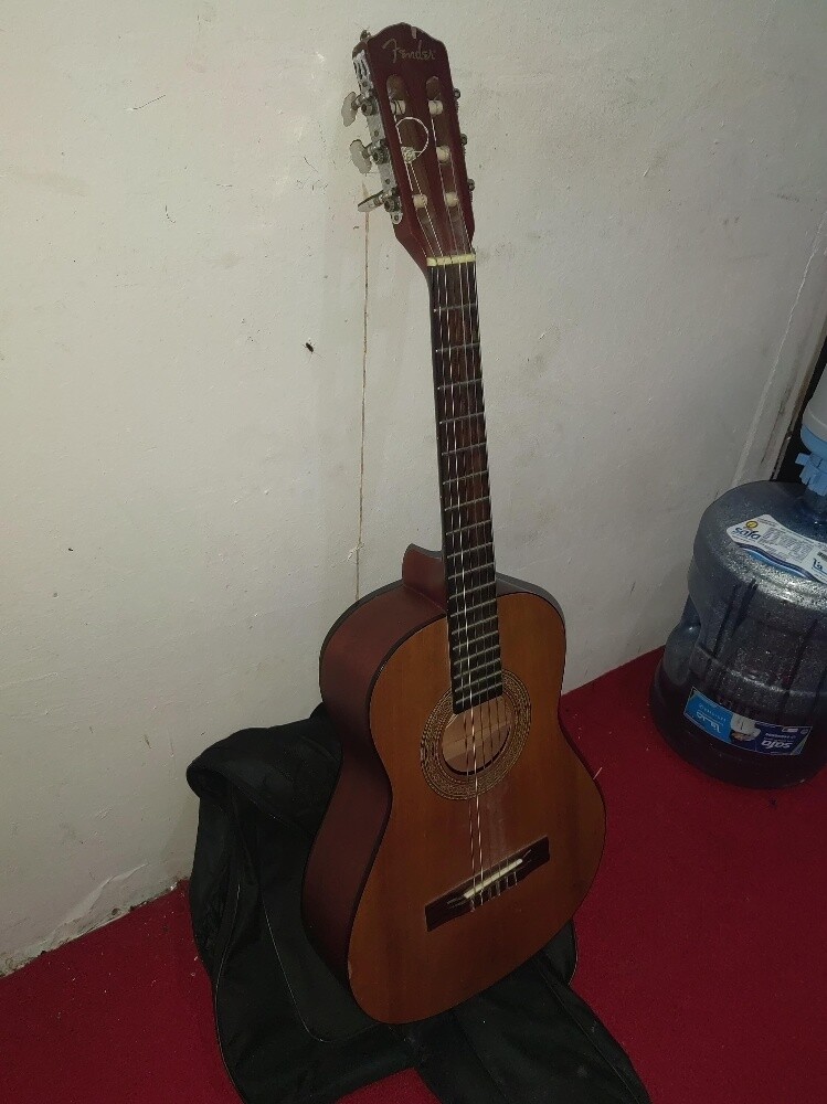 Fender classical Guitar - 2