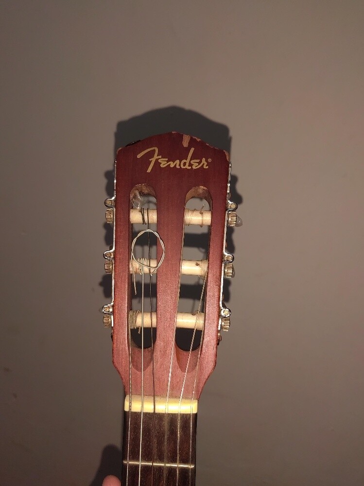 Fender classical Guitar - 4
