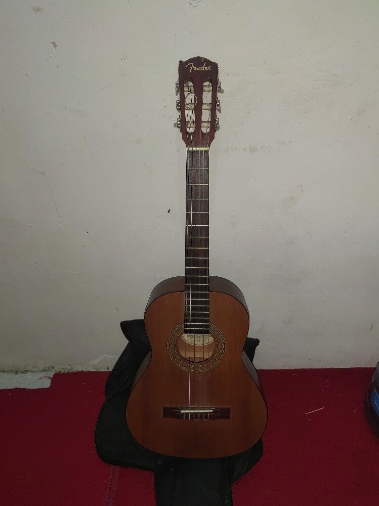 Fender classical Guitar - 1