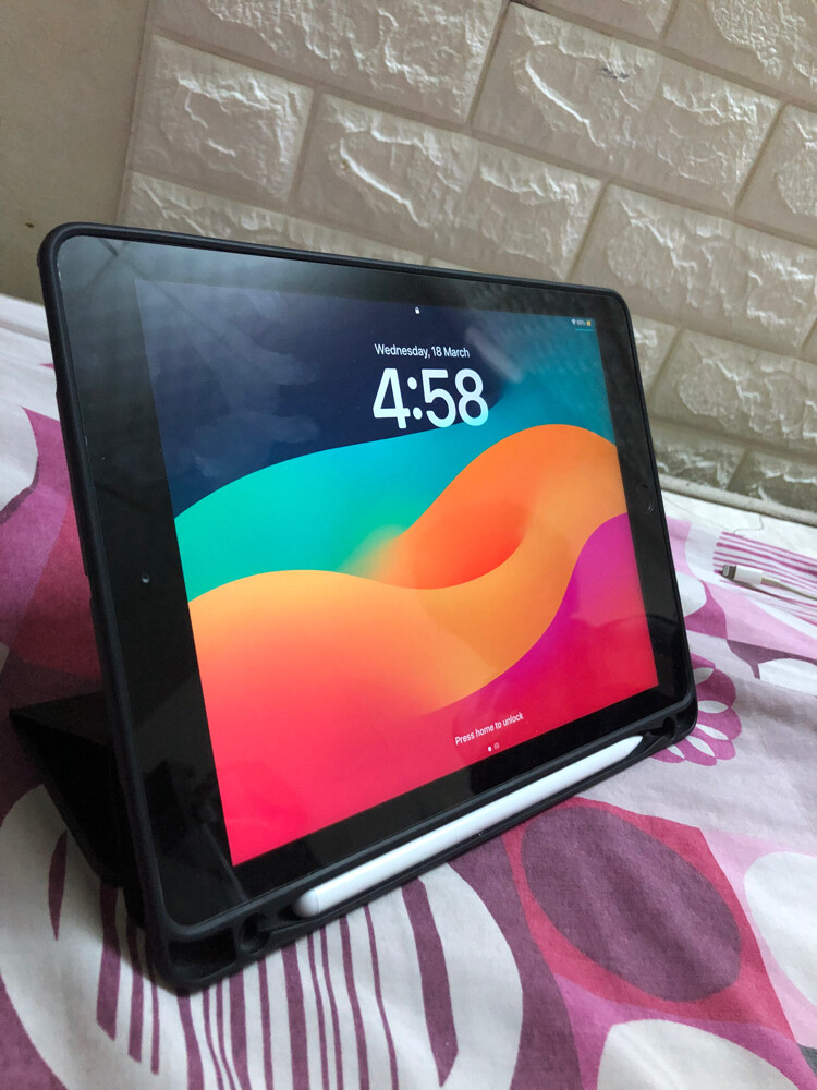 iPad 6 (128GB) + Pencil - 1