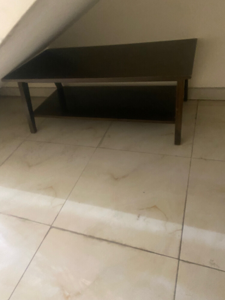 طاولة للبيع - 1