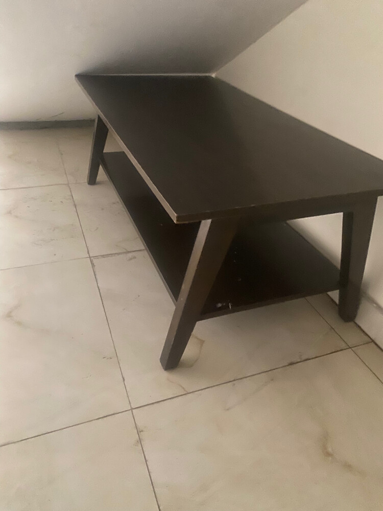 طاولة للبيع - 2