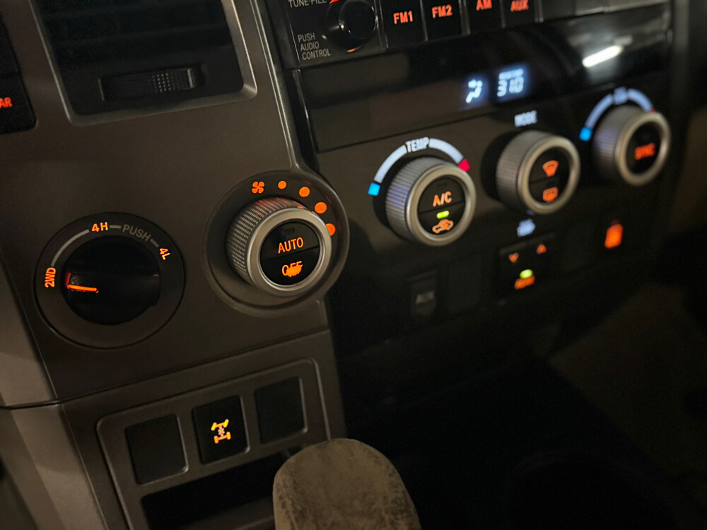 sequoia 2014 — photo 9 for sale in Qatar