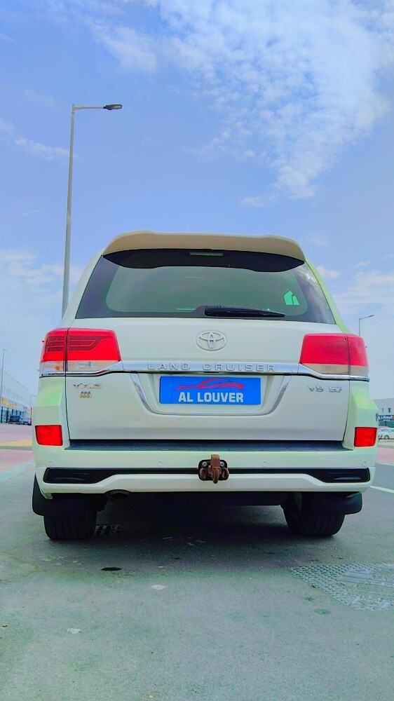Toyota Land Cruiser VXS — photo 8 for sale in Qatar