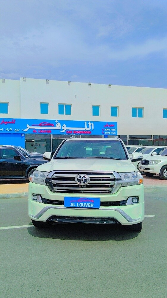 Toyota Land Cruiser VXS — photo 4 for sale in Qatar