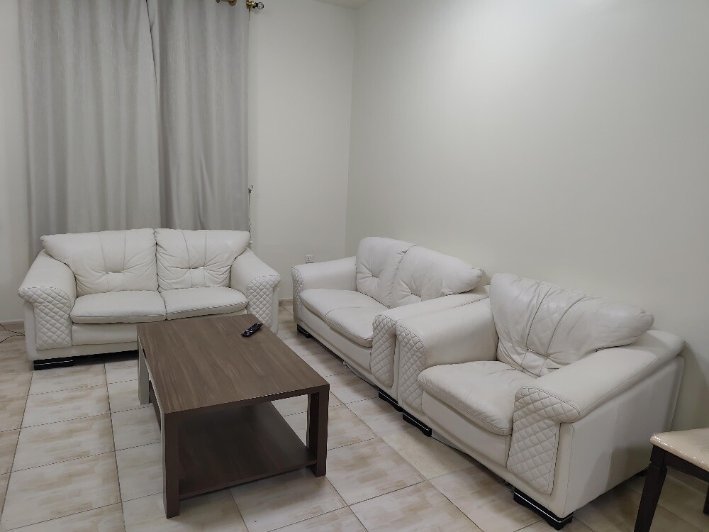 White Colour Leather Sofa 5 seats - 5