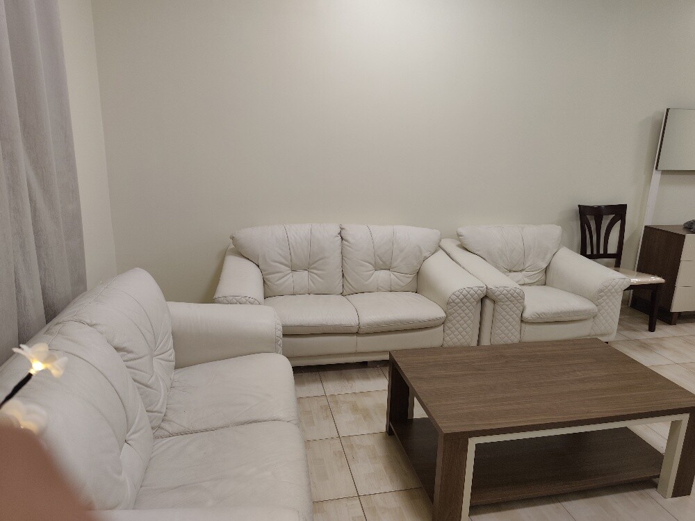 White Colour Leather Sofa 5 seats - 7