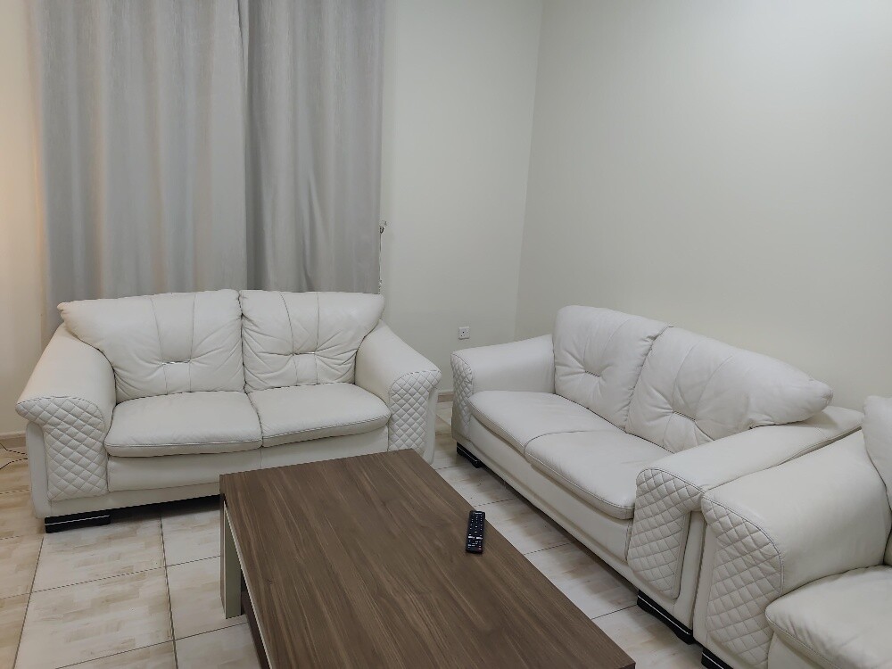 White Colour Leather Sofa 5 seats - 4