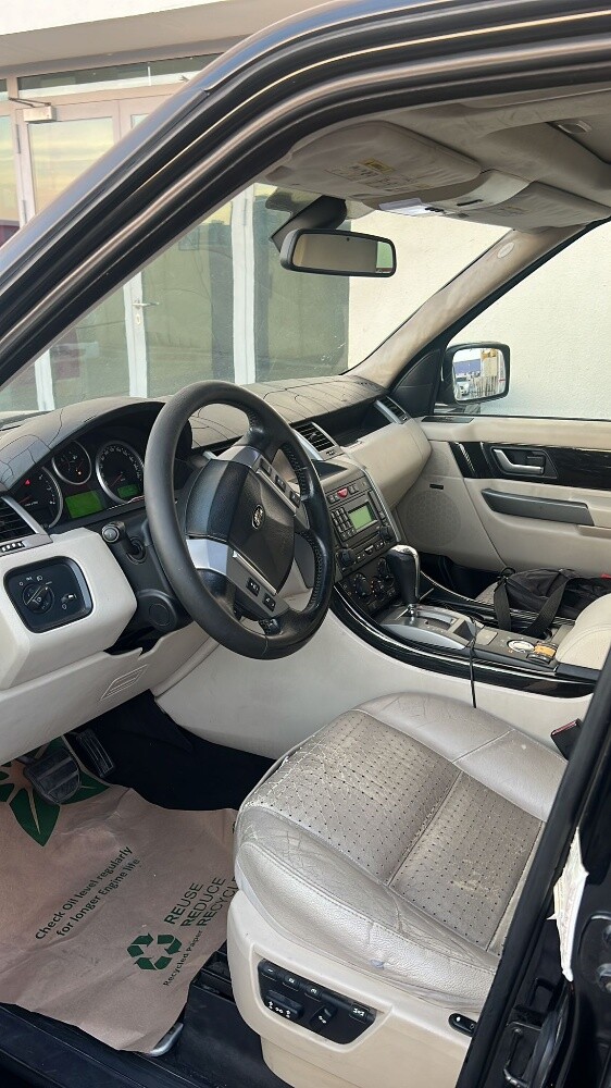 range rover with special number - 7