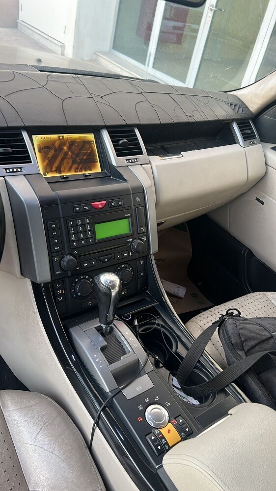 range rover with special number - 8
