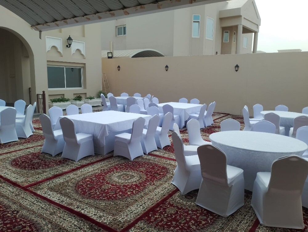طاولات دائريه وكراسي للجار - 2