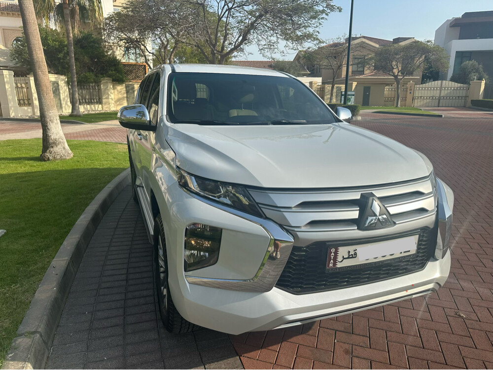 Montero Sport 2023 with warranty - 1
