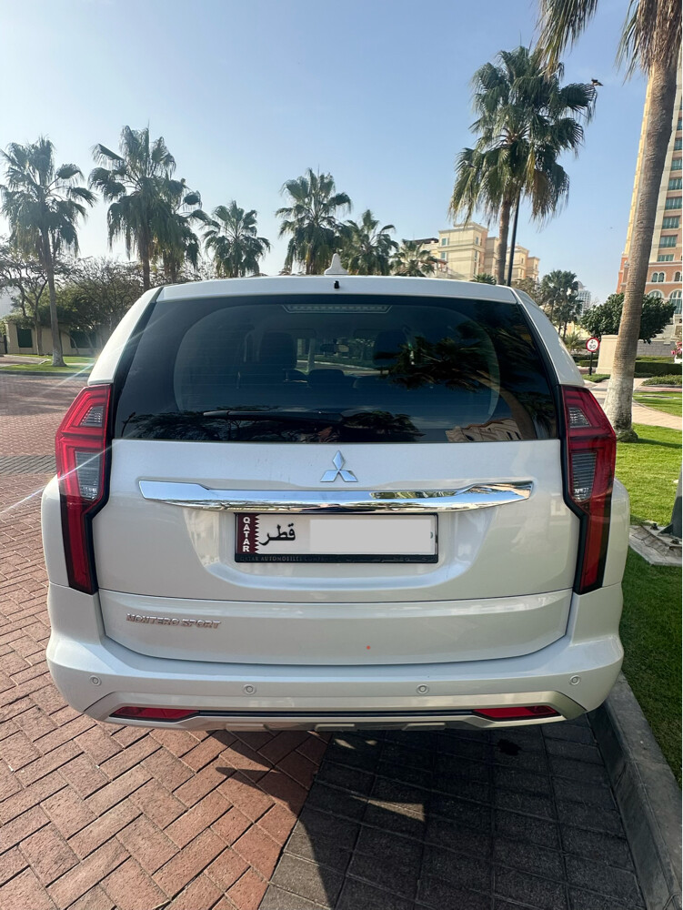 Montero Sport 2023 with warranty - 3