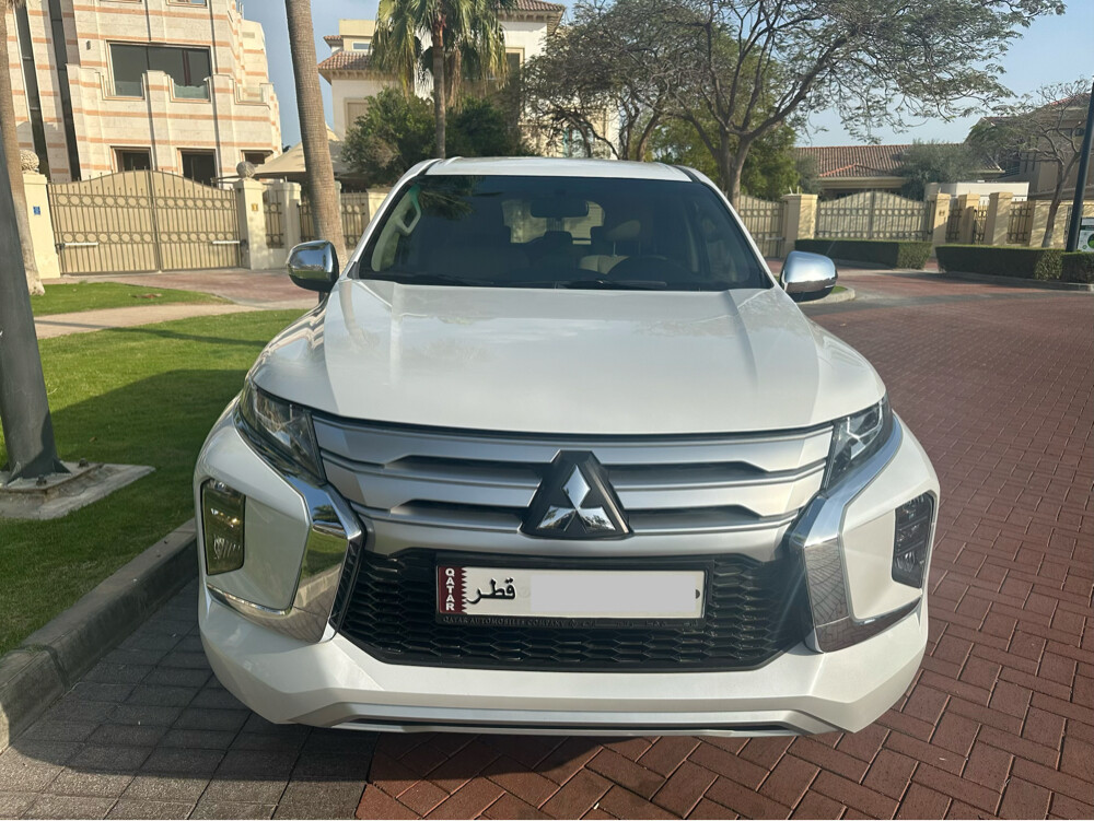 Montero Sport 2023 with warranty - 2
