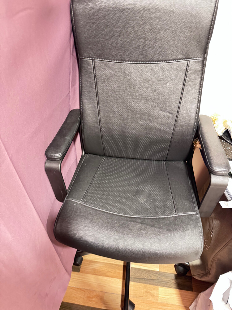 Comfortable Office Chair - 1