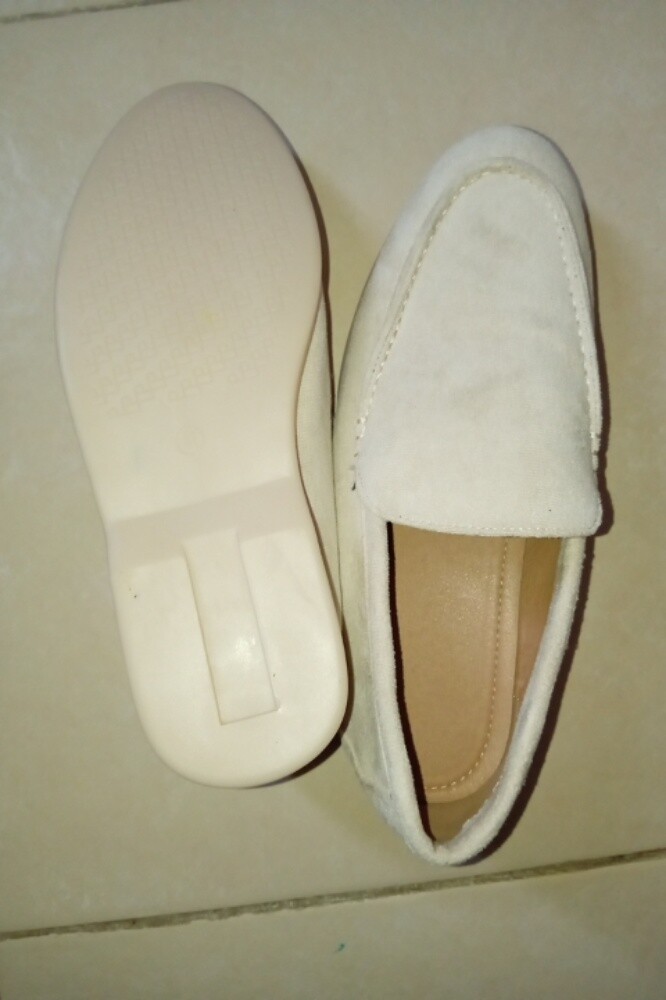 Shoes for sale 50 QTR - 3