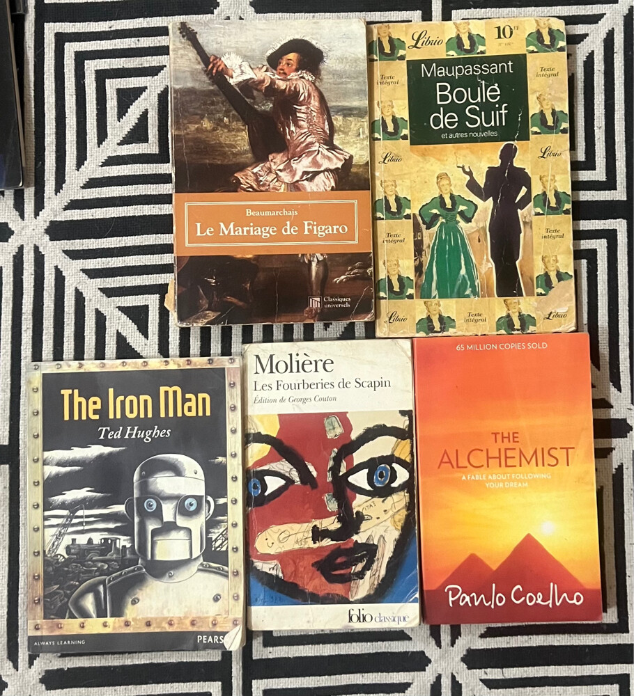 books all 10QR each  - 6