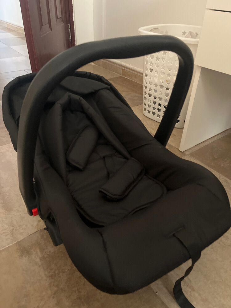 CARRY COT - 5