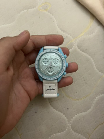 ساعة أوميجا - 1