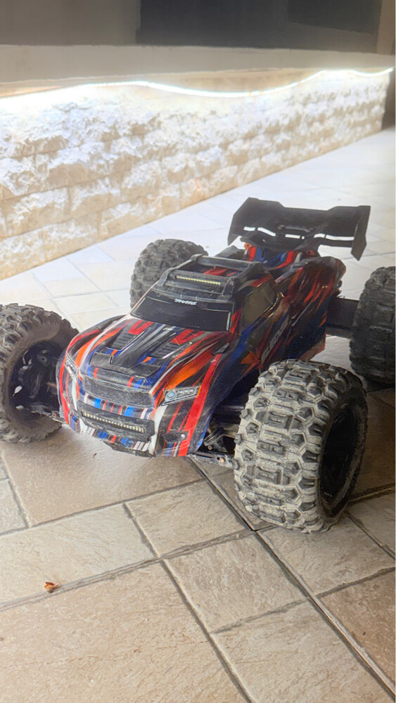 traxxas sledge  - 4