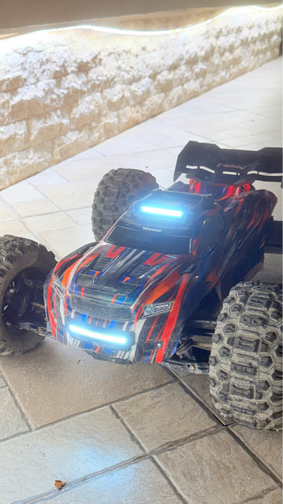 traxxas sledge  - 5