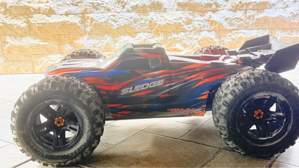 traxxas sledge  - 6