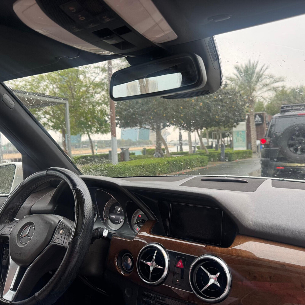 Full options. AMG , low mileage, recently maintained - 5