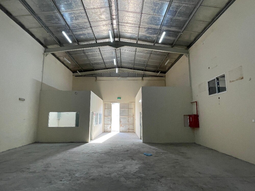 Store for rent @ industrial area - 4