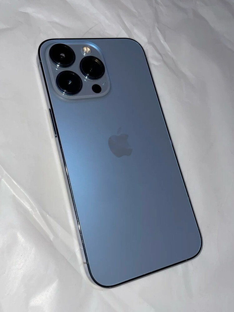 iPhone 13 Pro Max (256GB)  - 2