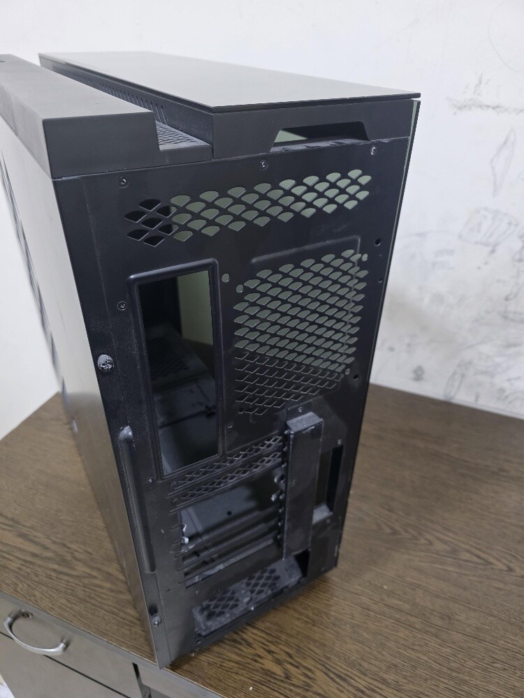 PC case, Monitor Arm, MSI Stand - 3