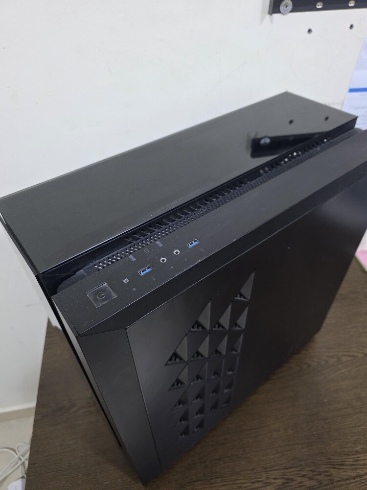 PC case, Monitor Arm, MSI Stand - 2
