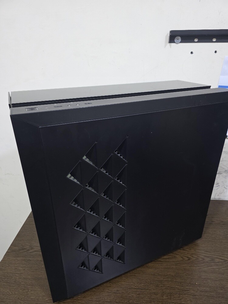 PC case, Monitor Arm, MSI Stand - 1