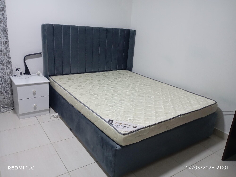 Bad with mattress - 1