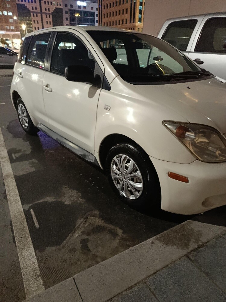 Toyota XA — photo 3 for sale in Qatar