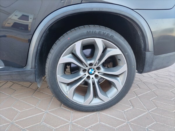 L. Mileage Org. Paint Clean V8 X5 — photo 14 for sale in Qatar