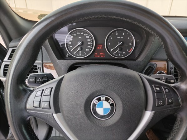 L. Mileage Org. Paint Clean V8 X5 — photo 3 for sale in Qatar