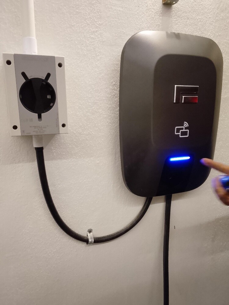 TESLA, BYD, ROX CHARGER INSTAGRAM - 6