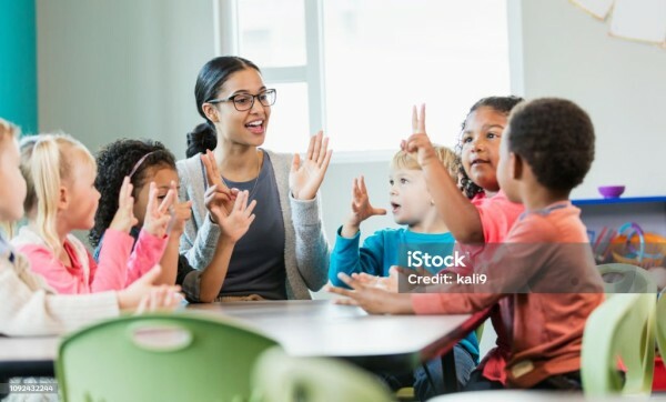 Admissions Open Oxford English - 3