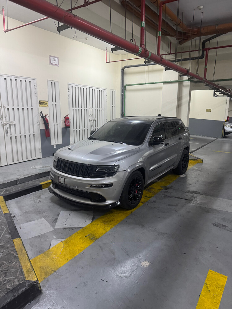 jeep srt  - 1