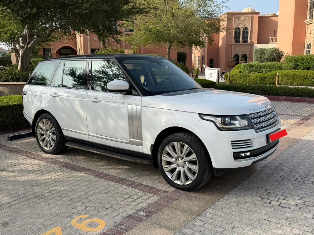 2014 Range Rover Vogue soper cha — image 1