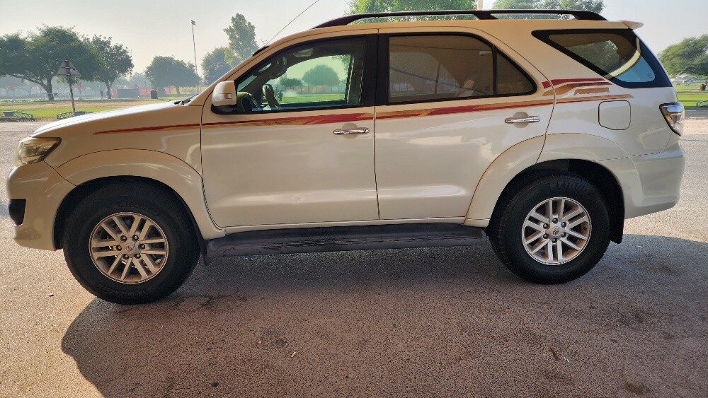 toyota fortuner 2014 - 6