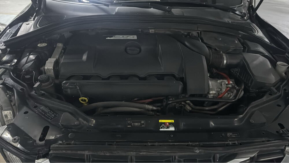 Volvo XC60 Call message WhatsApp - 2