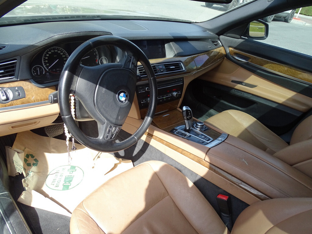 BMW 730 LI - 7