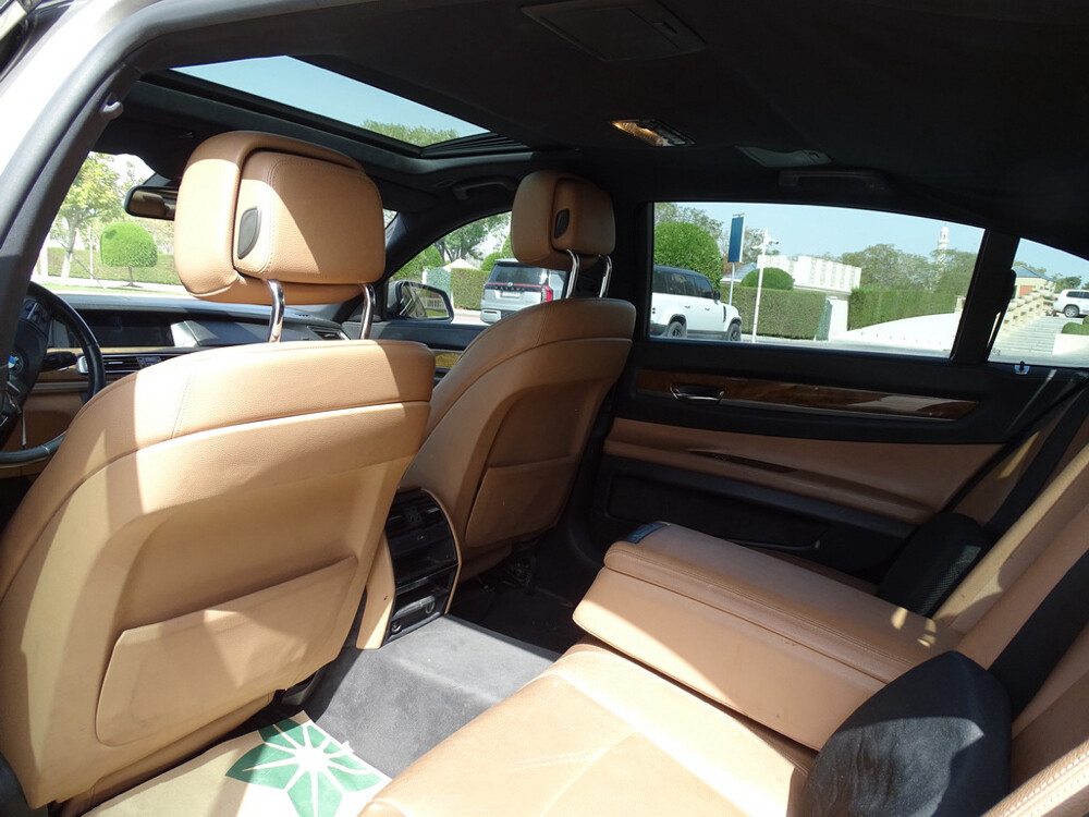 BMW 730 LI - 12