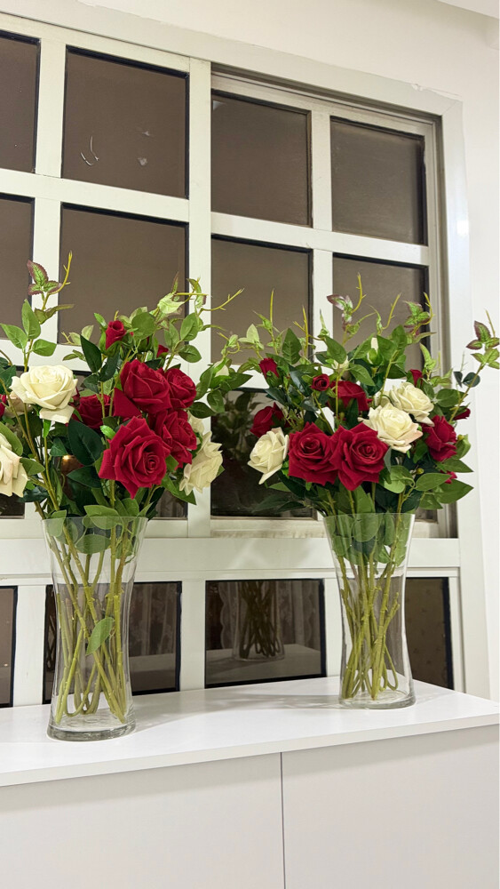 2 glass flower vases for sale - 1