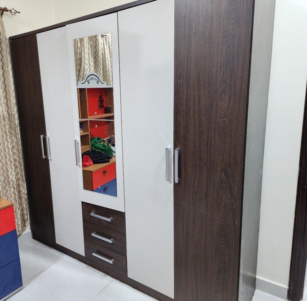 5 DOOR CUPBOARD WITH DRAWS - 1