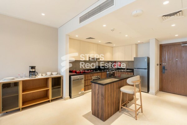 Luxury Apartment with Balcony - 4